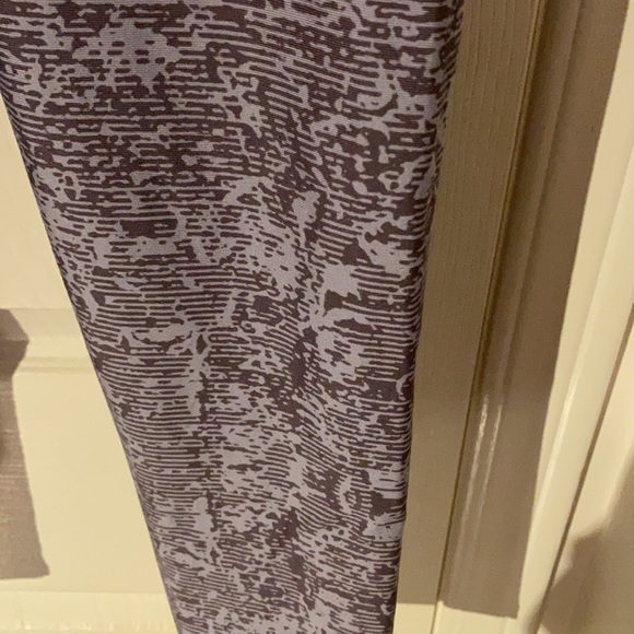 Fabletics tights - Picture 3 of 3